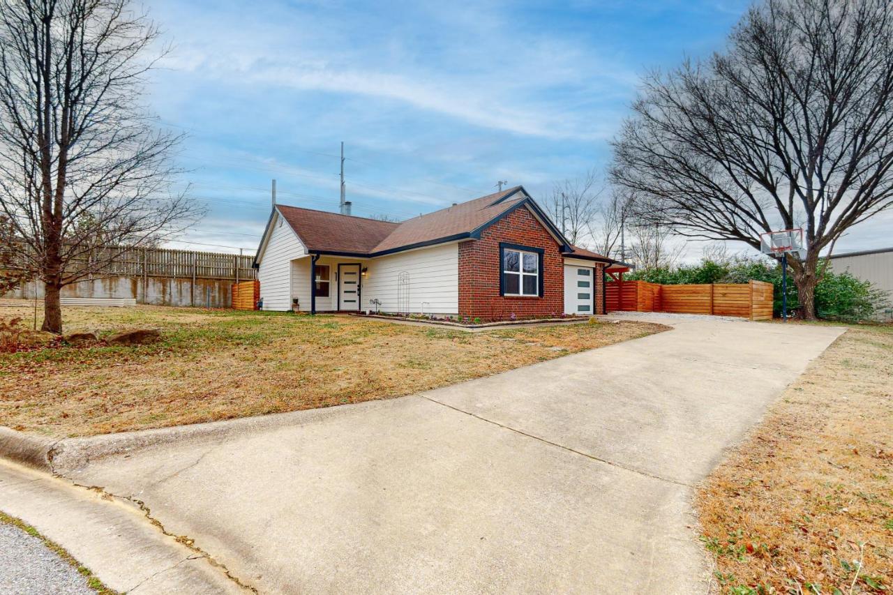 Ozk Trail House Villa Bentonville Exterior photo